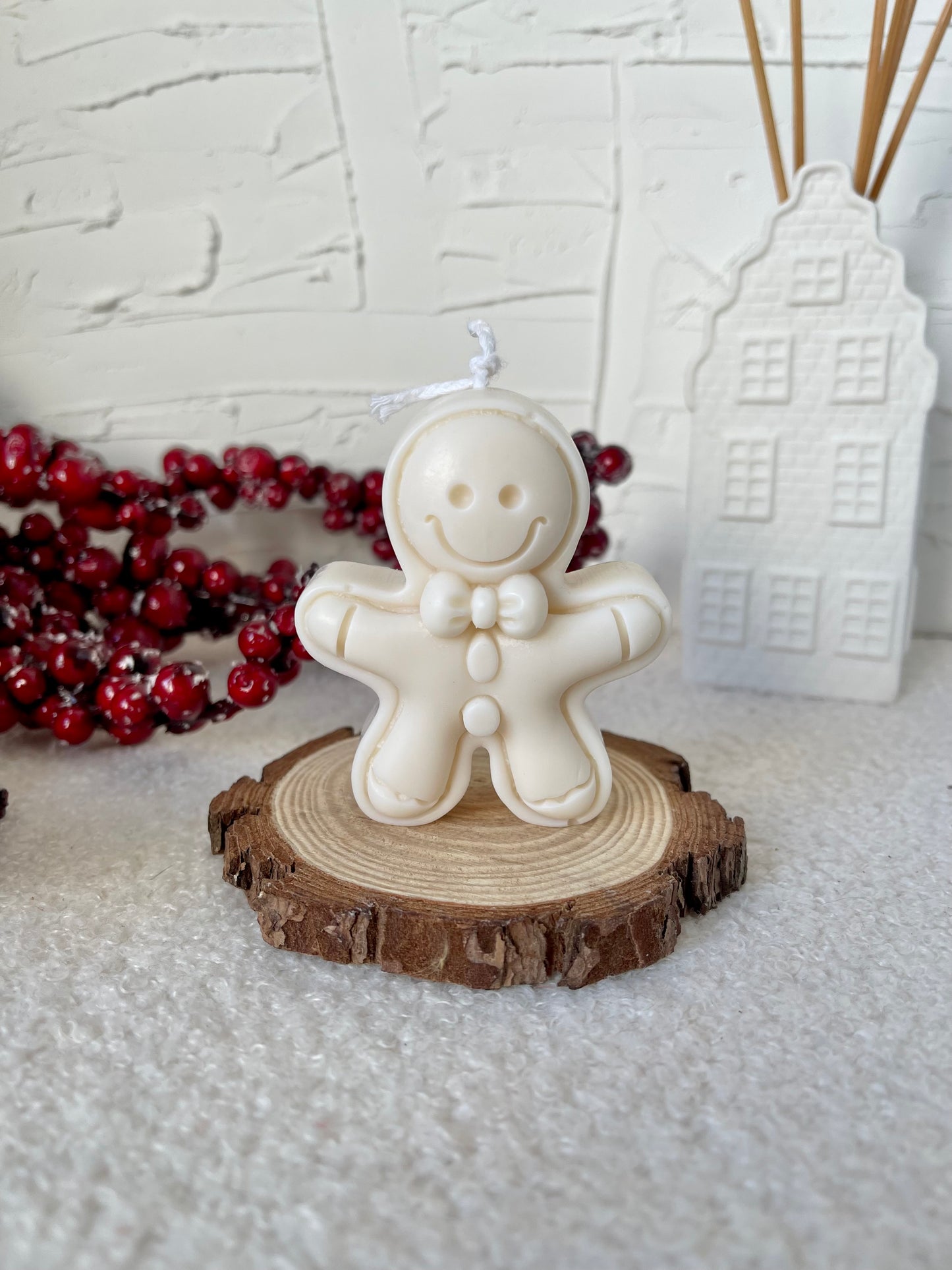 Smiley Gingerbread Man Candle